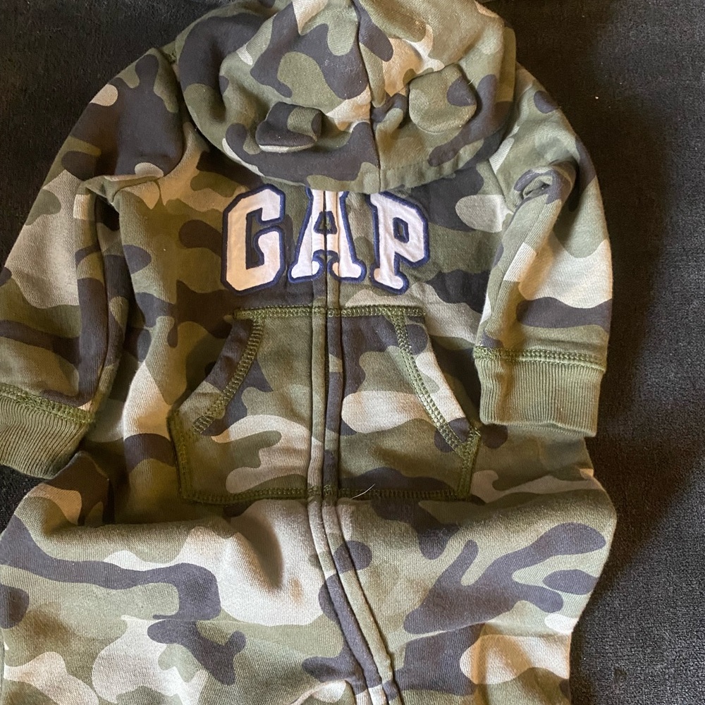 GAP army print sweater all in one